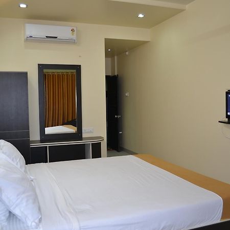 Lātūr Hotel Embassy International المظهر الخارجي الصورة